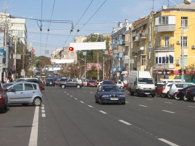 Тролл 5x1,  Горького ул. (Антоновича), 52
