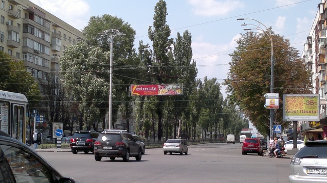 Тролл 5x1,  Л.Украинки бул., 19