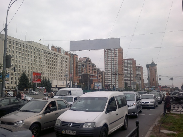 Тролл 5x1,  Л.Украинки бул., 19