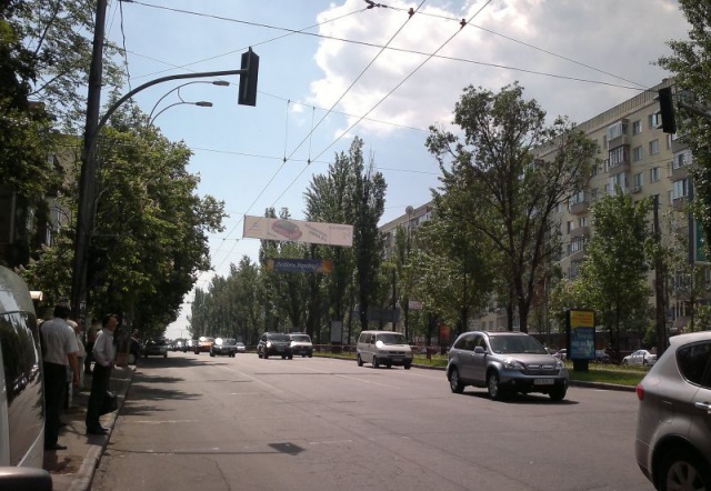 Тролл 5x1,  Л.Украинки бул., 13