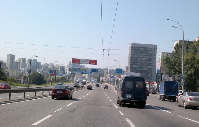 Тролл 5x1,  Дружбы Народов бул., 3-А
